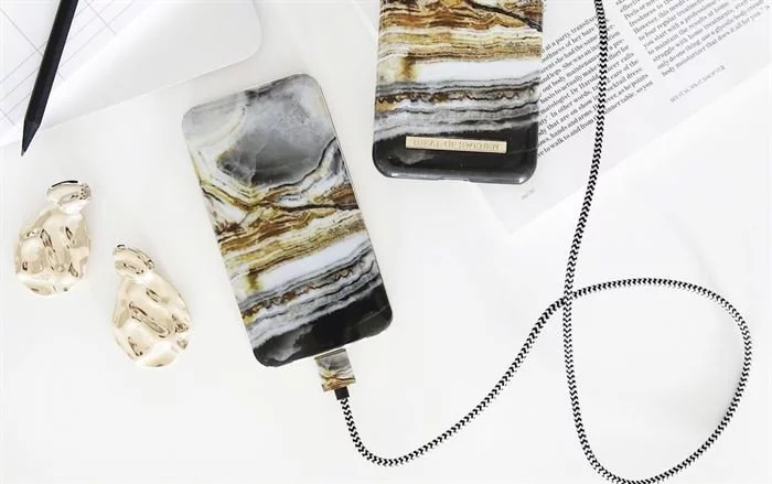 IDEAL OF SWEDEN Powerbank - 5.0Ah. MicroUSB (gold) 6 IDEAL OF SWEDEN Powerbank - 5.0Ah. MicroUSB (gold) – Bild 4